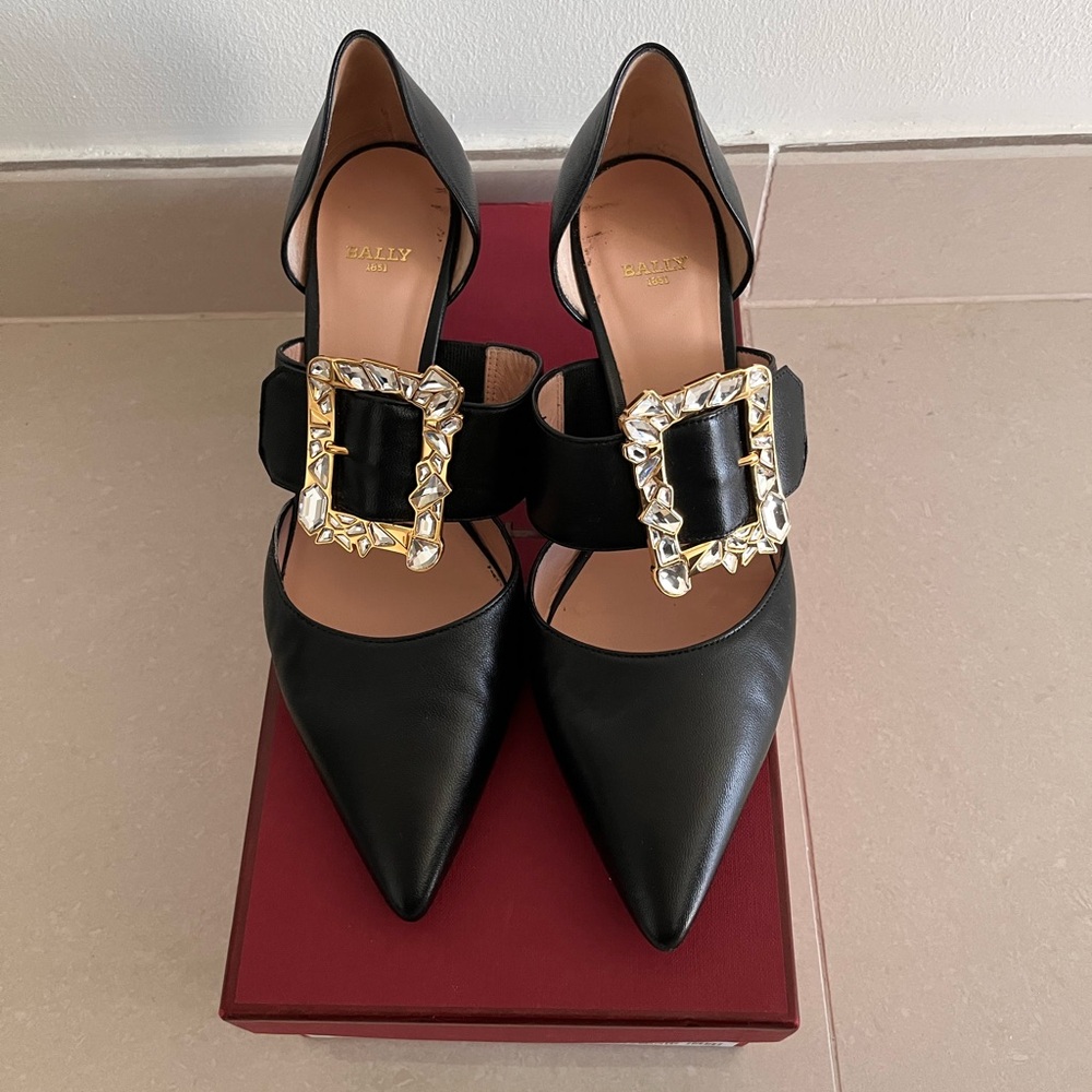 Bally Swarovski heels 7.5 38 like new